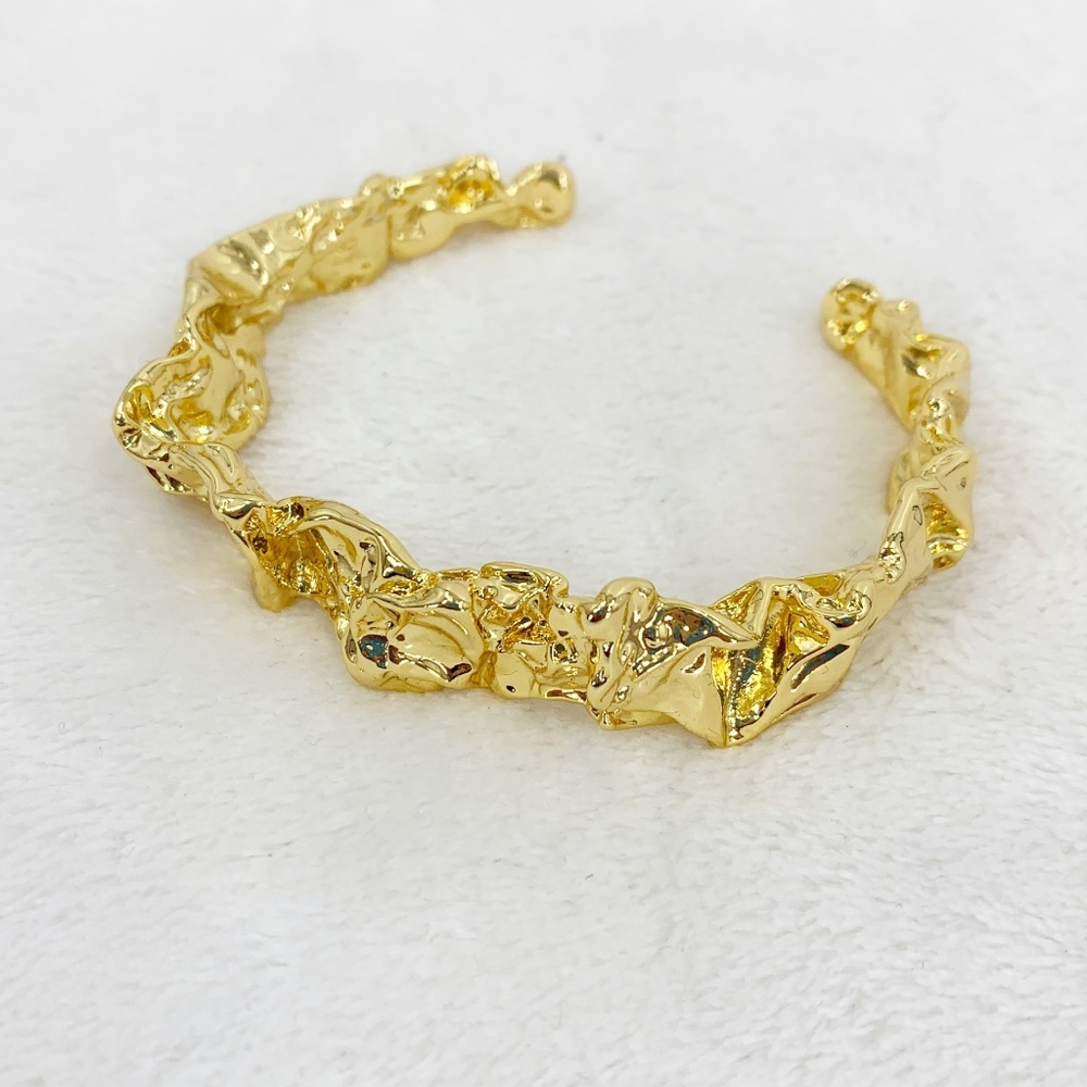 Amber Sceats Textured 24k Gold Plated Brass Emery Cuff - Picture 2 of 8